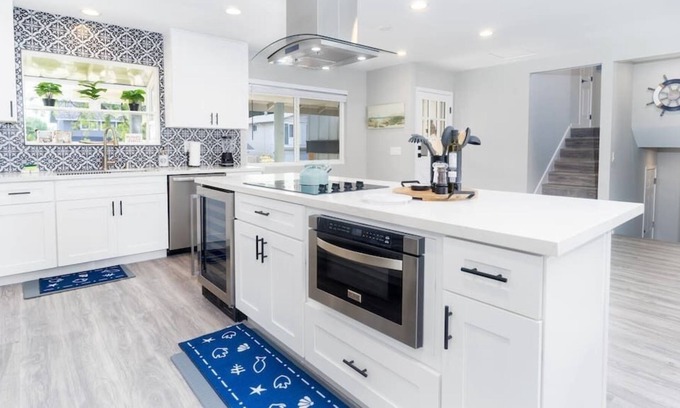 Lake Murray House | Enjoy Perfect Pool Days in Large 5 bdrm Home!