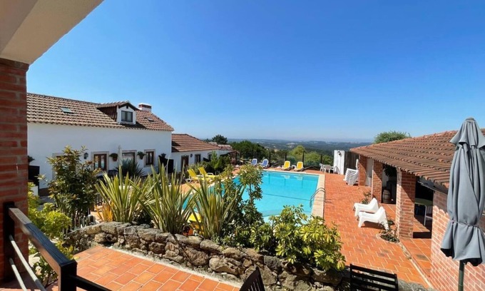 Malinha House | Enjoy the tranquility! Apartment with swimming pool. Near Caldas da Rainha