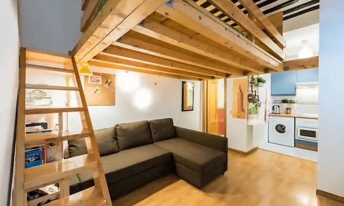 Embajadores Apartment | Entire apartment in a 19th century building