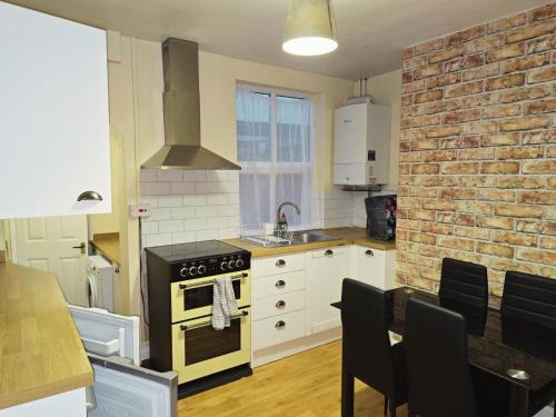 Banbury Apartment | Entire Banbury House - Walking Distance To The Station & Shops
