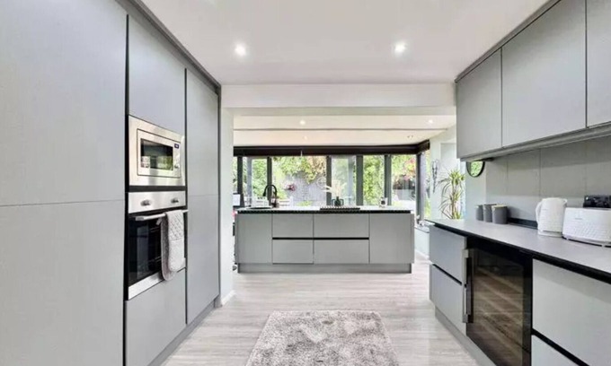 Stonnall House | Entire luxury 3 bedroom house available for short and long stays