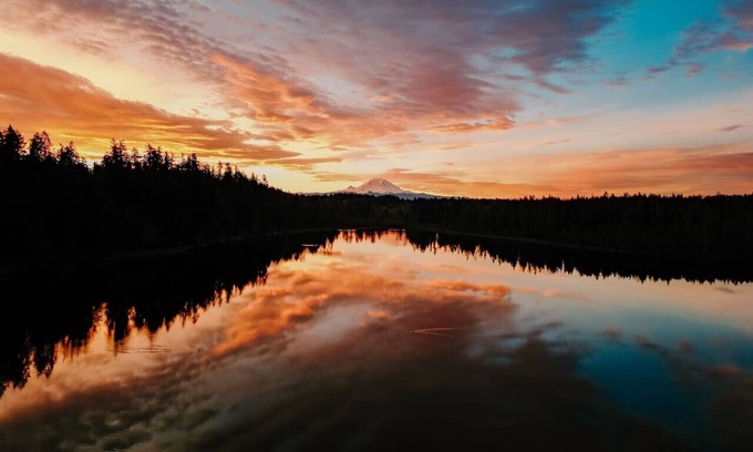 Maple Heights-Lake Desire House | Epic Lake Mt View/Hot Tub/Firepit/KingBed/Kayak/AC