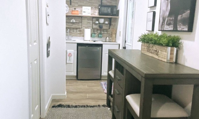 Wellington Apartment | Equestrian Studio