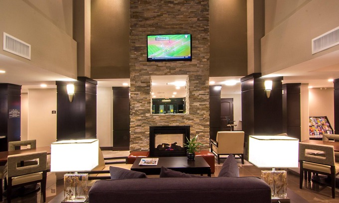 Bressi Ranch Apartment | Equipped Studio with a Courtyard View + Free Breakfast | Just 4-Minutes from the Airport