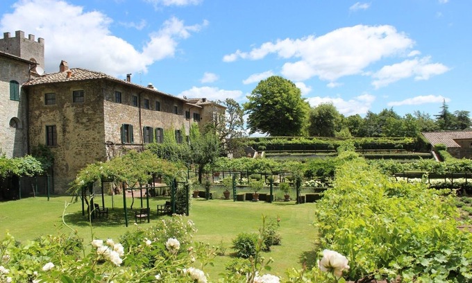 Badia Coltibuono Apartment | Eremo Magnolia In Gaiole in Chianti, Tuscany