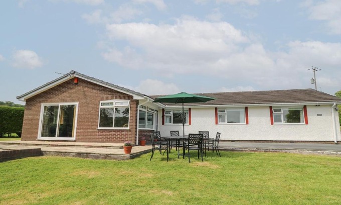 Rhydyfelin House | Erwlon