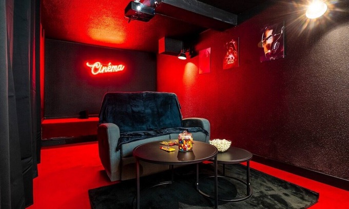 Montbeliard Apartment | Escale Détente Balnéo - Cinéma