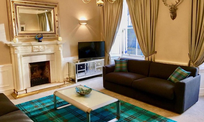 New Town Apartment | Escape to Edinburgh @ Abercromby Place