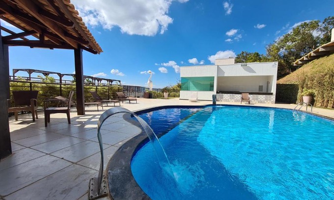 Capitolio House | Escarpas do lago vista privilegiada