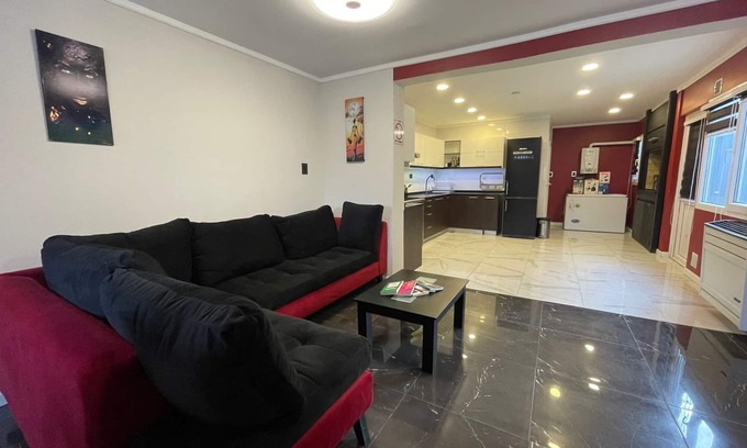 Province of Tierra del Fuego House | Espaciosa Casa en el Centro de Ushuaia - Casa Rosas