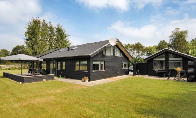 Nøreng House | "Etly" - 600m to the fjord by Interhome