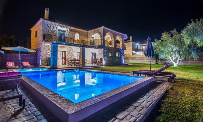 Laganas Villa | EVaNTHE STONE VILLAS