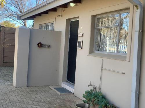 Fichardt Park House | Evening Star Guest Units