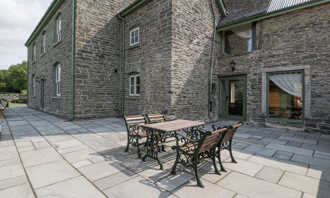 Evancoyd Cottage | Evenjobb Court Farmhouse