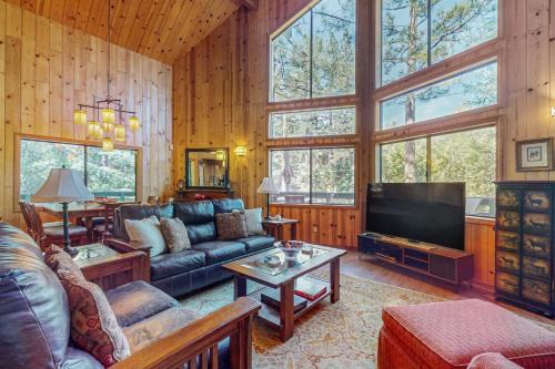 Idyllwild House | Everett Retreat