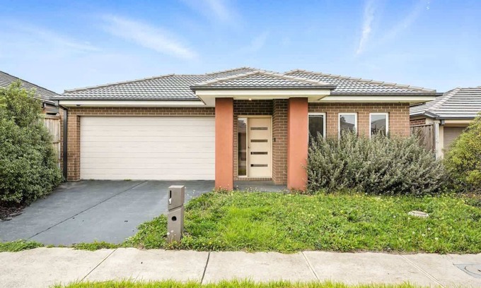 Clyde House | Everything You Need - Family Retreat in Clyde