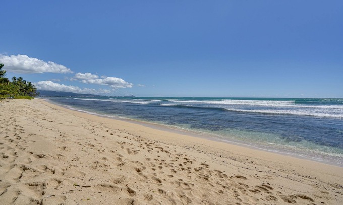 Ewa House | Ewa Beach Apartment w/Beach Gear ~ 1 Mi to Ocean!