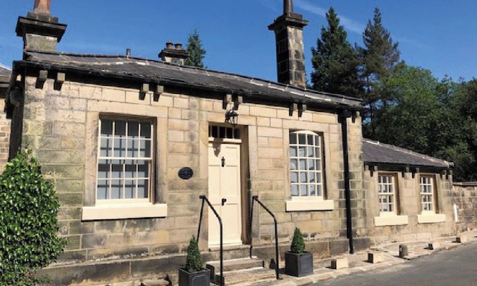 Todmorden Cottage | Ewood Cottage - Exquisite Country Cottage