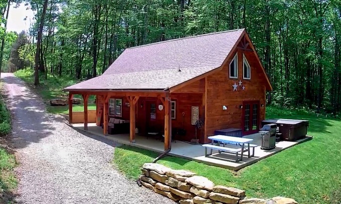 Ohiopyle Cabin | Exceptionally Private Rustic Luxury Cabin adjacent to 16,000 acres of Gamelands
