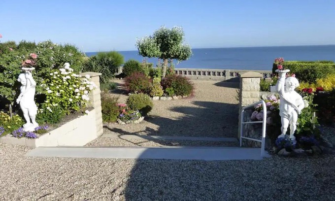 Villerville Apartment | EXCEPTIONNEL 3PIÈCES, BALCON, TERRASSE FACE MER