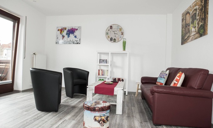 Einbeck Apartment | Exclusive apartment with balcony, Einbeck center!