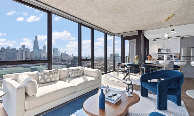 West Loop Apartment | Exclusive Group Getaway in Vibrant West Loop