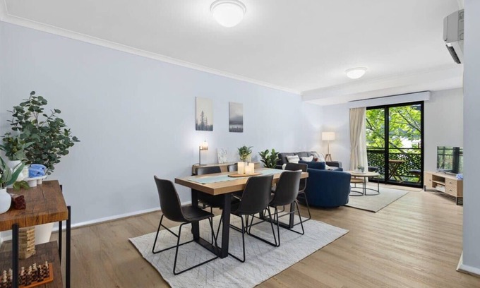 Northbridge Apartment | Exclusive Northbridge Apt w Wi-Fi Pool