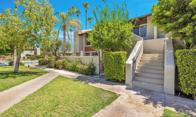 Palm Springs Condo | Executive Central Palm Springs 2bd 2b Condo.