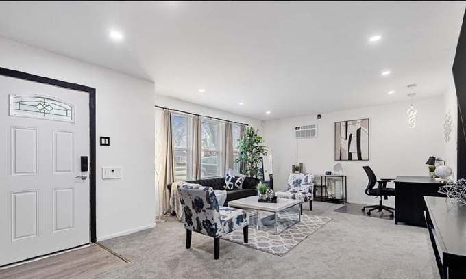 Homewood House | Executive suite, work and play ready!!!!