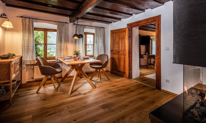 Berchtesgaden Apartment | Exklusive Ferienwohnung im Historischen Hofmusikerhaus Über den Dächern Berchtes