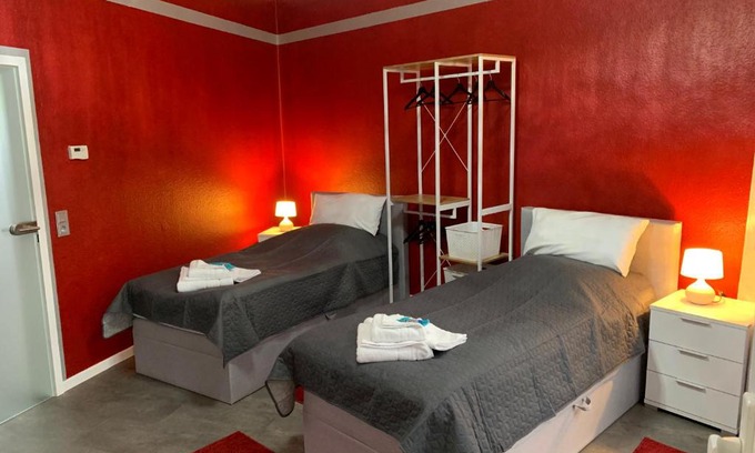 Perleberg Apartment | Exklusive Stadtwohnung am Elbradweg: Best-Preis-FEWO Rathausblick 1 für max. 3 Pers. inkl. WLAN, Prime Video & Self Check-In