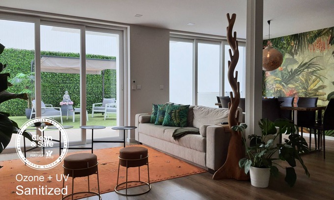 Linda-a-Velha Apartment | Exotic Fusion Double Suite With Garden