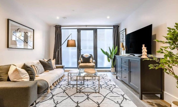 Holborn and Covent Garden Apartment | Expansive & Modern Duplex Apartment in Bloomsbury