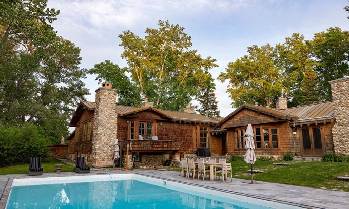 Calgary Other | Experience Rustic Luxury at a Working Cattle Ranch