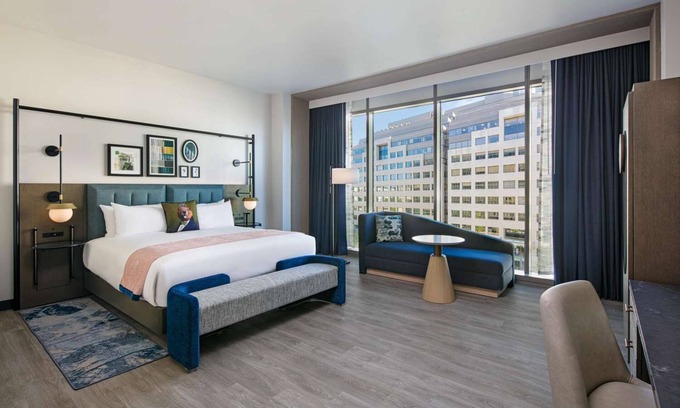 North Capitol Street Hotel | Experience Soothing Moments & Luxury! Comfortable & Pet-friendly Room with View!