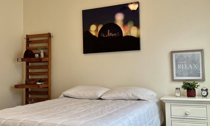 Manchaca Condo | Experience the Perfect Blend of Art and Comfort in Austin