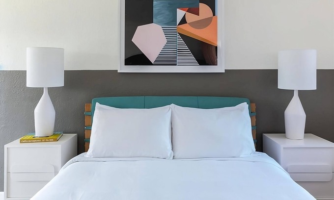 Piedmont Avenue Resort | Explore the amazing riches of local aquatic animals in the Aquarium of the Bay!