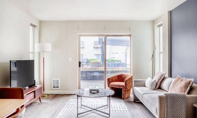 Yesler Terrace Apartment | Exquisite First Hill 1BR w/Gym, BBQ, Club & Rooftop, by Blueground