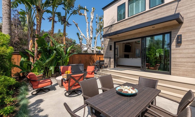Del Mar House | Exquisite home, 2 blocks from beach! - Vitamin Sea