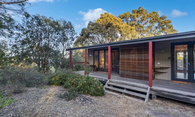 Paynesville House | F&E Lakes Escape - East: A peaceful retreat nestled along the lakefront