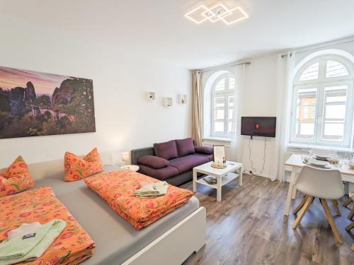 Sebnitz Apartment | F0 - Urlaubsmagie - Kleine voll ausgestattete Wohnung mit Gemeinschaftsgarten, -pool & -sauna