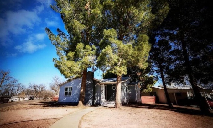 Carlsbad House | (F1) Enchanted Getaway ☀ Near River & Caverns❣