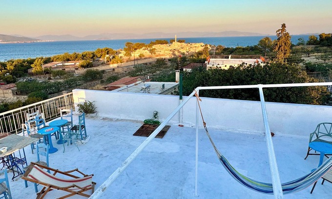 Aegina Town Apartment | F5 seafront apartment with rooftop sea view