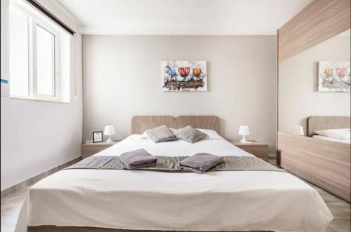 Msida House | F8 Room 1, Private Double room with private bathroom in shared Flat