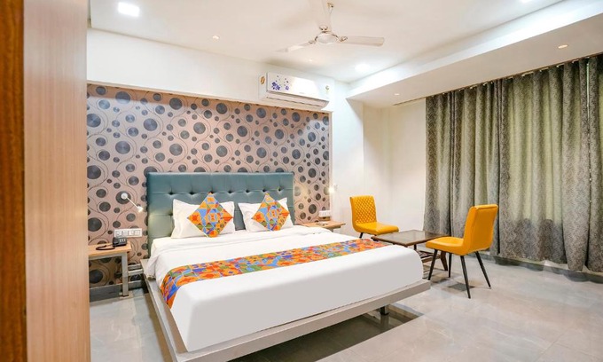 Bhiwandi Hotel | FabHotel Arc Palace