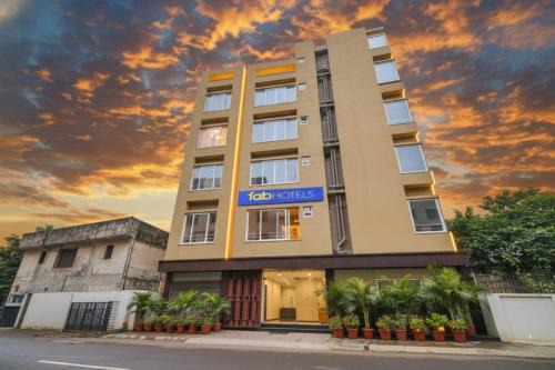 Sector 1 Hotel | FabHotel Samotel - Nr Kolkata Airport