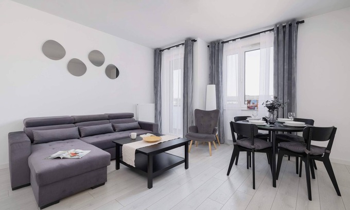 Grzegorzki Apartment | Fabryczna 5B Cracow | Modern Apartment | Balcony | Parking