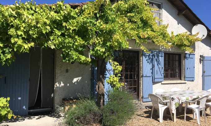 Grand-Brassac Other | Fabulous location-Farmhouse-Heated Pool -Sauna-Zip Line-Pool Table