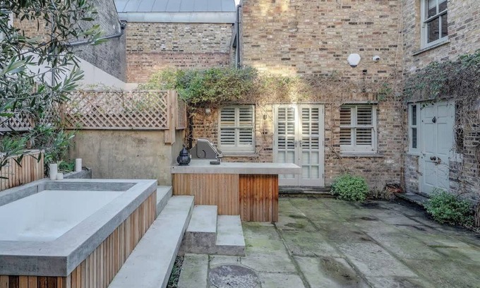 Larkhall House | Fabulous Oasis for unique experience in Clapham