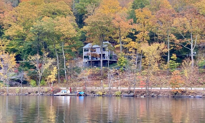 New Preston House | Fabulous year round waterfront retreat on Lake Waramaug
